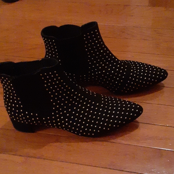 🥳🥳SOLD🥳🥳Black studded ankle boot - Picture 2 of 5